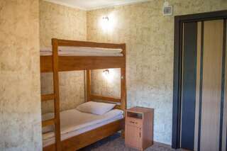Отель Hotel & Restaurant Complex HAP-OK Brodki Двухместный номер с 2 отдельными кроватями-6