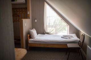 Отель Hotel & Restaurant Complex HAP-OK Brodki Двухместный номер с 2 отдельными кроватями-23